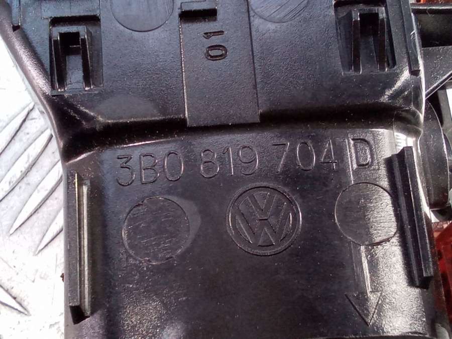 3B0819704D Дефлектор обдува салона  Volkswagen Passat B5 2003г. | Фото № 9  3B0819704D Дефлектор обдува салона  Volkswagen Passat B5 2003г. - Фото 9
