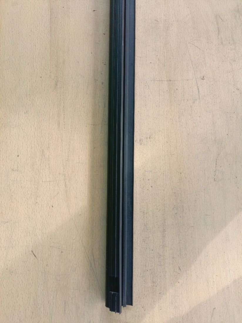 Молдинг стекла двери передней правой внутренний Chrysler Grand Voyager 4 2004г. | Фото № 5 Молдинг стекла двери передней правой внутренний Chrysler Grand Voyager 4 2004г. - Фото 5