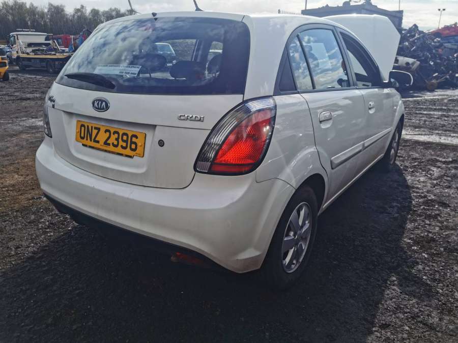 Ручка переключения передач Kia Rio 2 (JB) (2005-2011) Хетчбэк 5дв. 2009г. | Фото № 7 Ручка переключения передач Kia Rio 2 (JB) (2005-2011) Хетчбэк 5дв. 2009г. - Фото 7