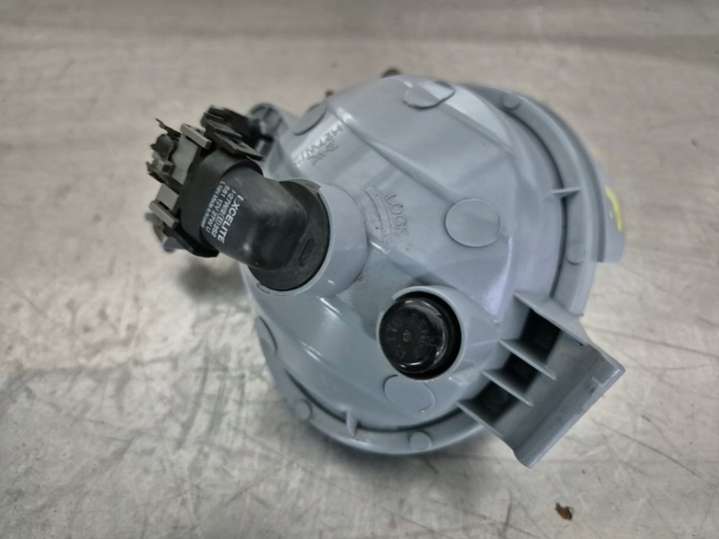 92202-1J0 Фара противотуманная правая  Hyundai i20 1 поколение (2008-2012) 2008г. | Фото № 7  92202-1J0 Фара противотуманная правая  Hyundai i20 1 поколение (2008-2012) 2008г. - Фото 7