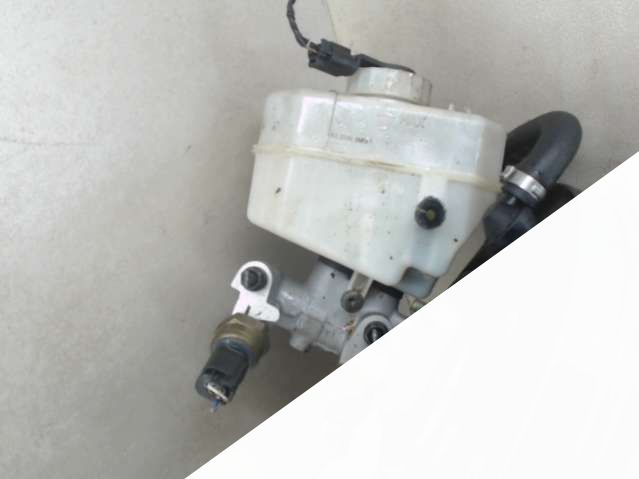 Цилиндр тормозной главный BMW 3 E46 (1998 - 2005) Седан 2003г. | Фото № 1 Цилиндр тормозной главный BMW 3 E46 (1998 - 2005) Седан 2003г. - Фото 1