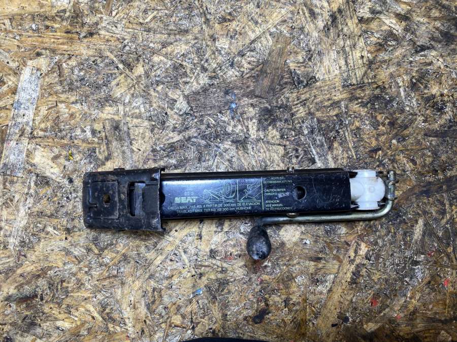 6K0011031B Домкрат  SEAT Cordoba 1998г. | Фото № 4  6K0011031B Домкрат  SEAT Cordoba 1998г. - Фото 4