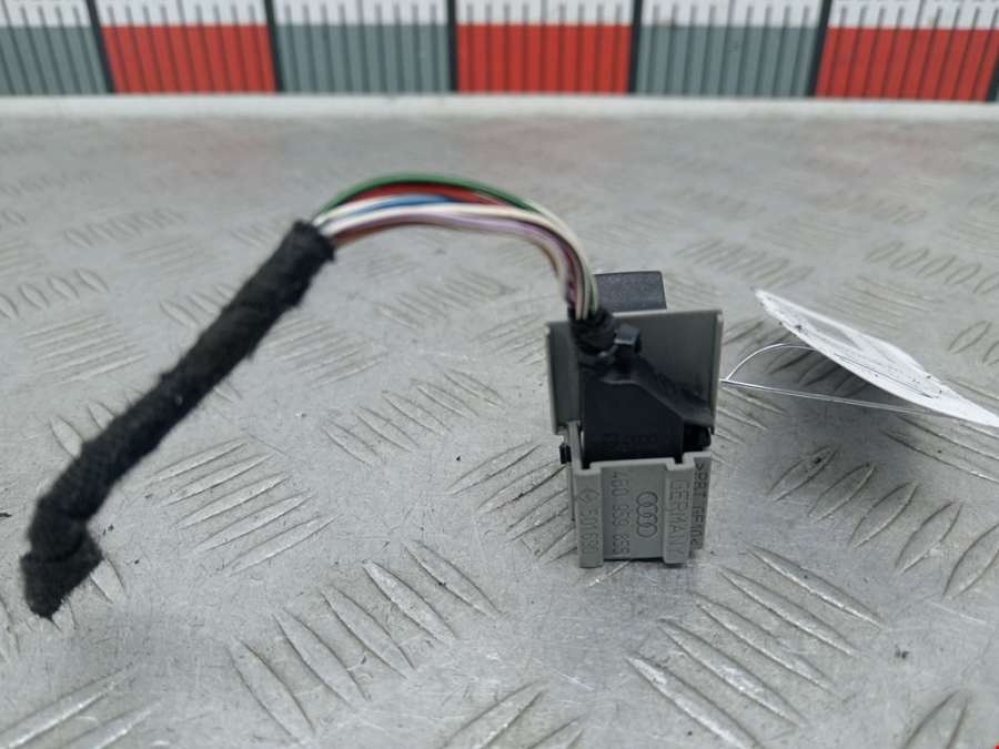 4B0959855A Кнопка стеклоподъемника Audi A6 C5 (1997-2005) Универсал 1998г. | Фото № 3 4B0959855A Кнопка стеклоподъемника Audi A6 C5 (1997-2005) Универсал 1998г. - Фото 3