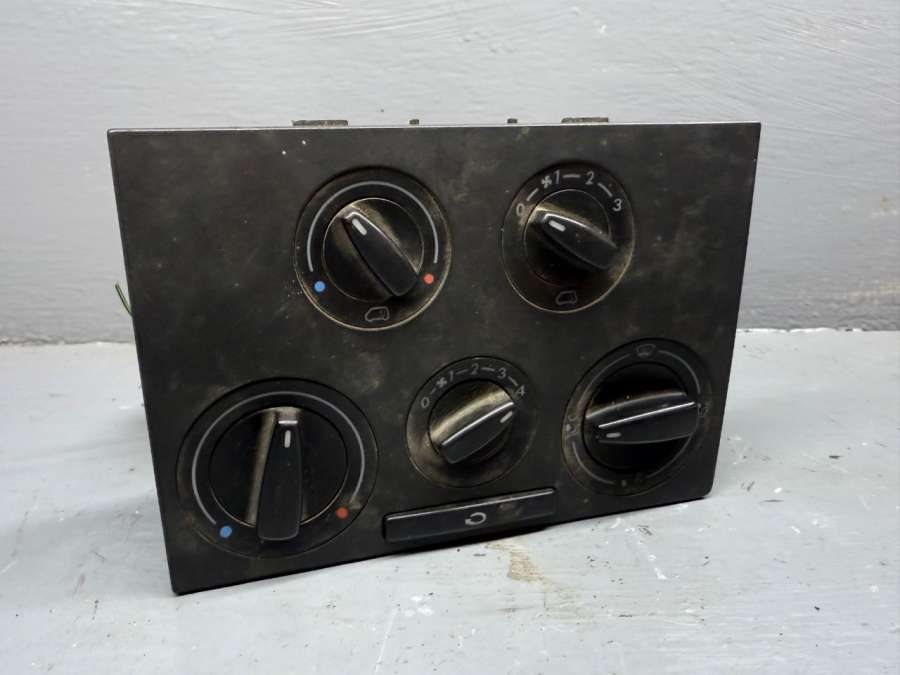 7D1819045L7D1919383 Блок управления печки / климат-контроля Volkswagen Transporter T4 1997г. | Фото № 1 7D1819045L7D1919383 Блок управления печки / климат-контроля Volkswagen Transporter T4 1997г. - Фото 1