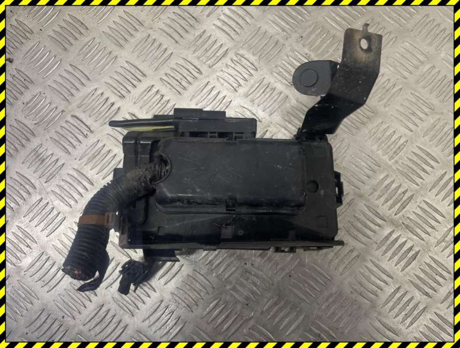 Блок предохранителей Honda Civic 6 1999г. | Фото № 3 Блок предохранителей Honda Civic 6 1999г. - Фото 3