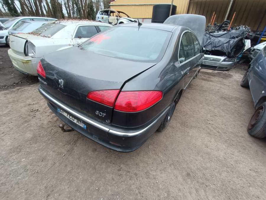 Кулак задний левый Peugeot 607 (1999-2010) Седан 2005г. | Фото № 11 Кулак задний левый Peugeot 607 (1999-2010) Седан 2005г. - Фото 11