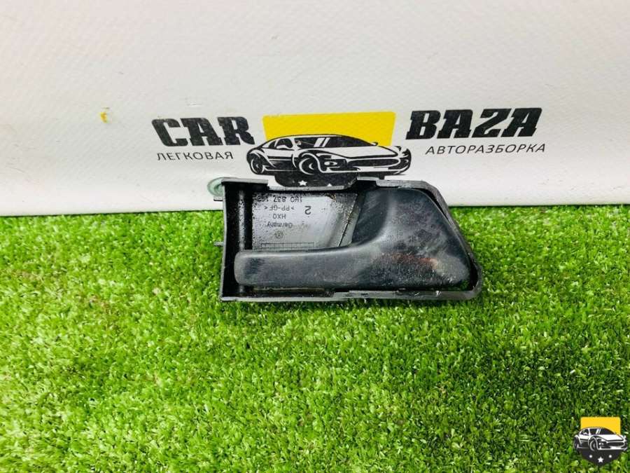 1H0837142 Ручка внутренняя передняя правая  Volkswagen Golf 1999г. | Фото № 4  1H0837142 Ручка внутренняя передняя правая  Volkswagen Golf 1999г. - Фото 4