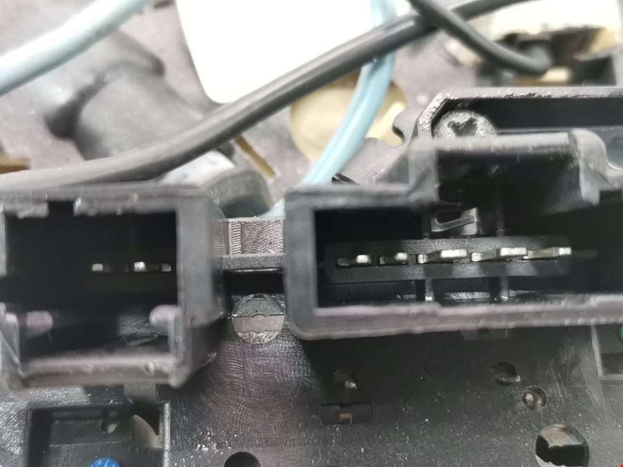 9656502180 Плафон салонный Peugeot 607 (1999-2010) Седан 2007г. | Фото № 4 9656502180 Плафон салонный Peugeot 607 (1999-2010) Седан 2007г. - Фото 4