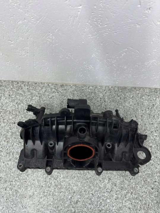 BM5G-9424-DC2012-2018 Коллектор впускной Volvo V40 2 поколение (2012-2024) 2012г. | Фото № 9 BM5G-9424-DC2012-2018 Коллектор впускной Volvo V40 2 поколение (2012-2024) 2012г. - Фото 9