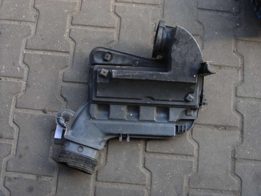 700110118E Корпус воздушного фильтра  Renault Megane 1 поколение 1999г. | Фото № 2  700110118E Корпус воздушного фильтра  Renault Megane 1 поколение 1999г. - Фото 2