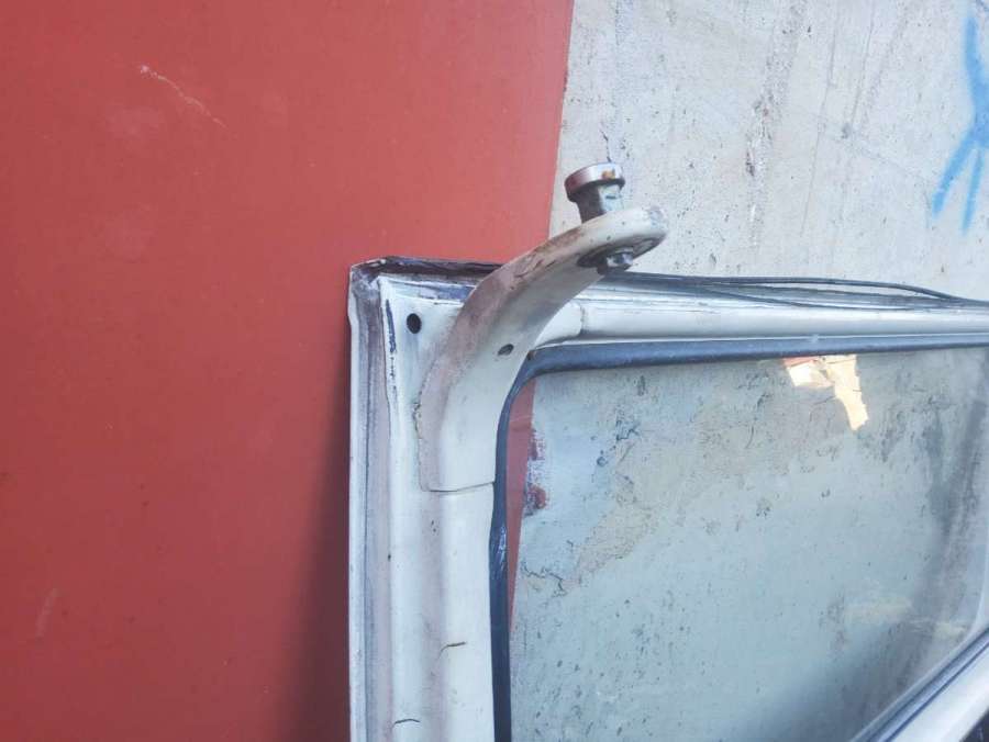 Механизм сдвижной двери Volkswagen Caravelle T3 1985г. | Фото № 1 Механизм сдвижной двери Volkswagen Caravelle T3 1985г. - Фото 1