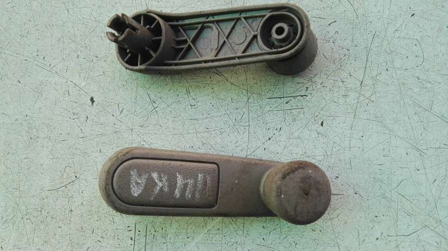 Ручка стеклоподъемника Citroen Xsara Picasso 2001г. | Фото № 1 Ручка стеклоподъемника Citroen Xsara Picasso 2001г. - Фото 1