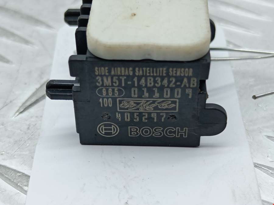 3M5T-14B342-AB Датчик удара Ford Mondeo 4 (2006-2014) Хетчбэк 5дв. 2010г. | Фото № 3 3M5T-14B342-AB Датчик удара Ford Mondeo 4 (2006-2014) Хетчбэк 5дв. 2010г. - Фото 3