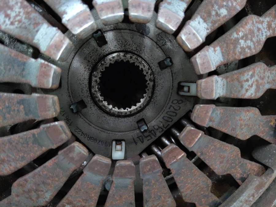 8200764541 Комплект сцепления (в двигателе) Renault Clio 2009г. | Фото № 2 8200764541 Комплект сцепления (в двигателе) Renault Clio 2009г. - Фото 2