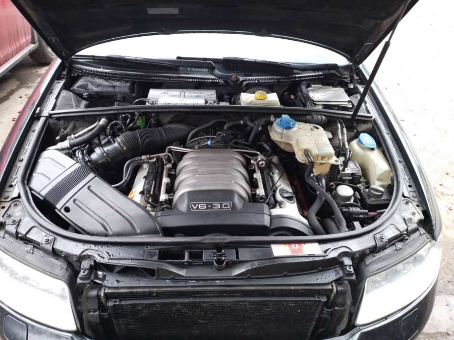 Знак аварийной остановки Audi A4 B6 (2000-2006) Универсал 2004г. | Фото № 8 Знак аварийной остановки Audi A4 B6 (2000-2006) Универсал 2004г. - Фото 8