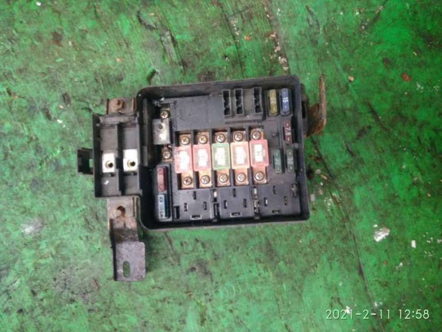 Блок предохранителей Honda Civic 6 1998г. | Фото № 1 Блок предохранителей Honda Civic 6 1998г. - Фото 1