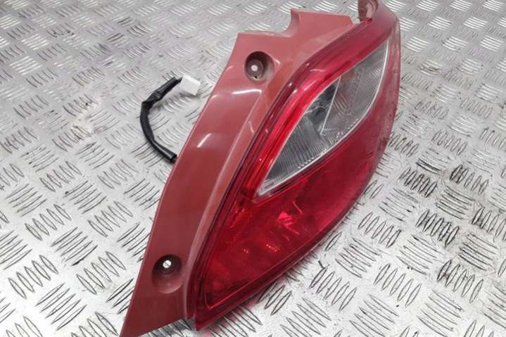 D65151150 Фонарь задний правый  Mazda 2 поколение (007-010) 2007г. | Фото № 1  D65151150 Фонарь задний правый  Mazda 2 поколение (007-010) 2007г. - Фото 1