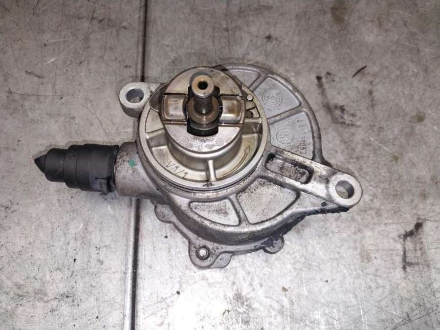 A6462300165 Насос вакуумный  Mercedes C W203 2003г. | Фото № 1  A6462300165 Насос вакуумный  Mercedes C W203 2003г. - Фото 1
