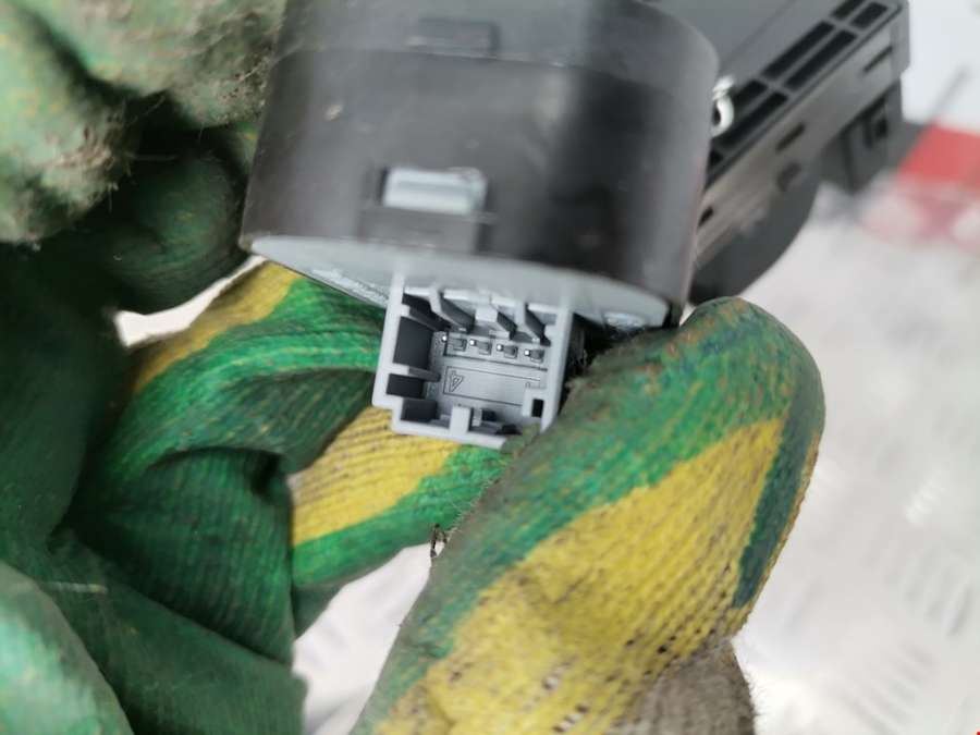 Блок управления стеклоподъемниками Audi A6 C6 (2004-2011) Универсал 2006г. | Фото № 5 Блок управления стеклоподъемниками Audi A6 C6 (2004-2011) Универсал 2006г. - Фото 5