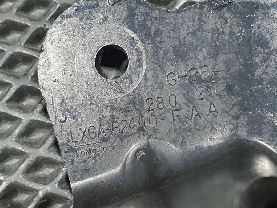 LX6A62440FAA Замок спинки заднего сиденья правое  Ford Bronco Sport  2020г. | Фото № 7  LX6A62440FAA Замок спинки заднего сиденья правое  Ford Bronco Sport  2020г. - Фото 7