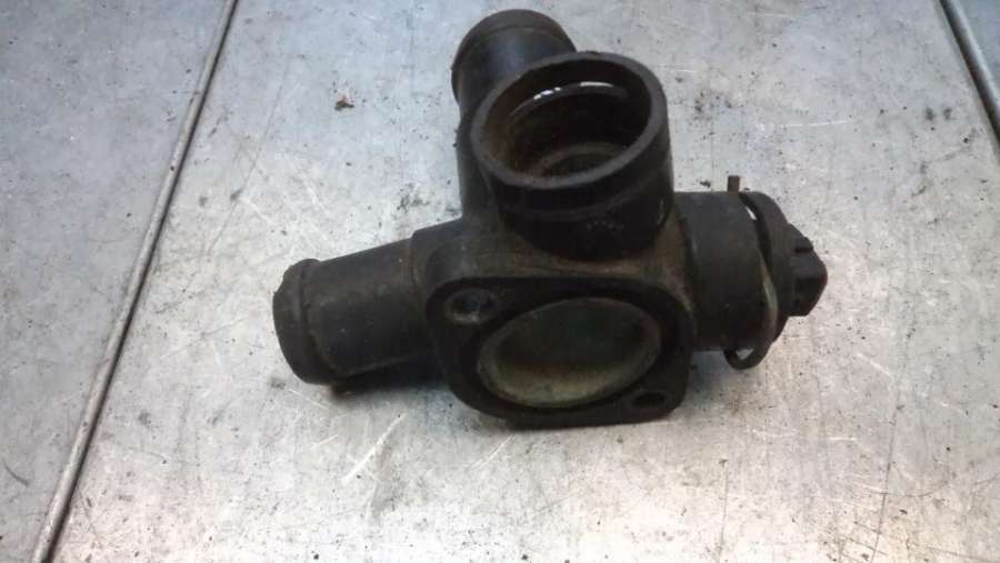 068121133AB Фланец (тройник) системы охлаждения Volkswagen Caddy 1 поколение 1992г. | Фото № 3 068121133AB Фланец (тройник) системы охлаждения Volkswagen Caddy 1 поколение 1992г. - Фото 3