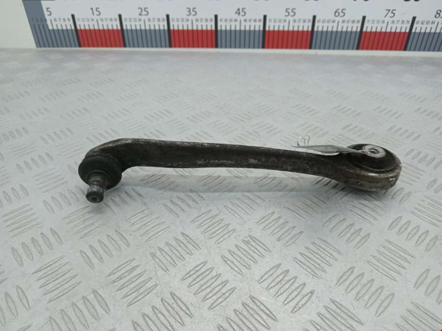 Рычаг передний правый Audi A4 B6 (2000-2006) Универсал 2002г. | Фото № 1 Рычаг передний правый Audi A4 B6 (2000-2006) Универсал 2002г. - Фото 1