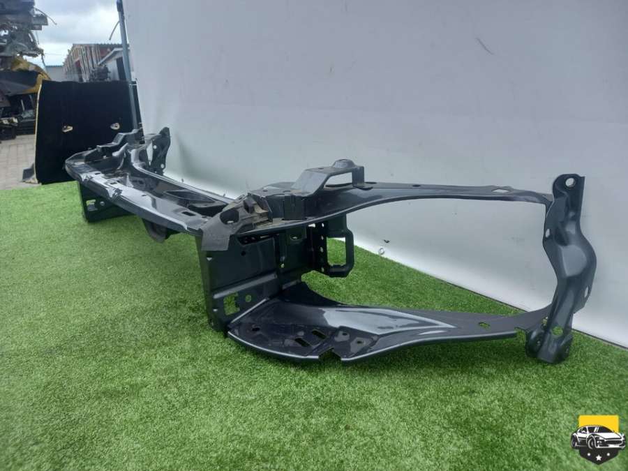 Передняя панель крепления облицовки (телевизор) Volvo C30 2010г. | Фото № 4 Передняя панель крепления облицовки (телевизор) Volvo C30 2010г. - Фото 4