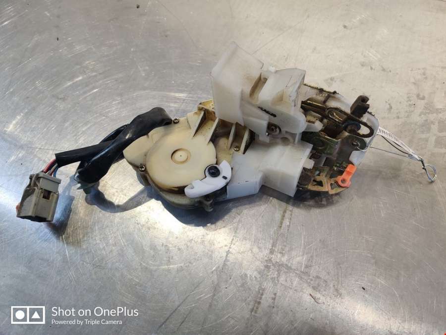 Замок двери передней правой Honda Stream 1 (2000-2006) Минивэн 2003г. | Фото № 3 Замок двери передней правой Honda Stream 1 (2000-2006) Минивэн 2003г. - Фото 3