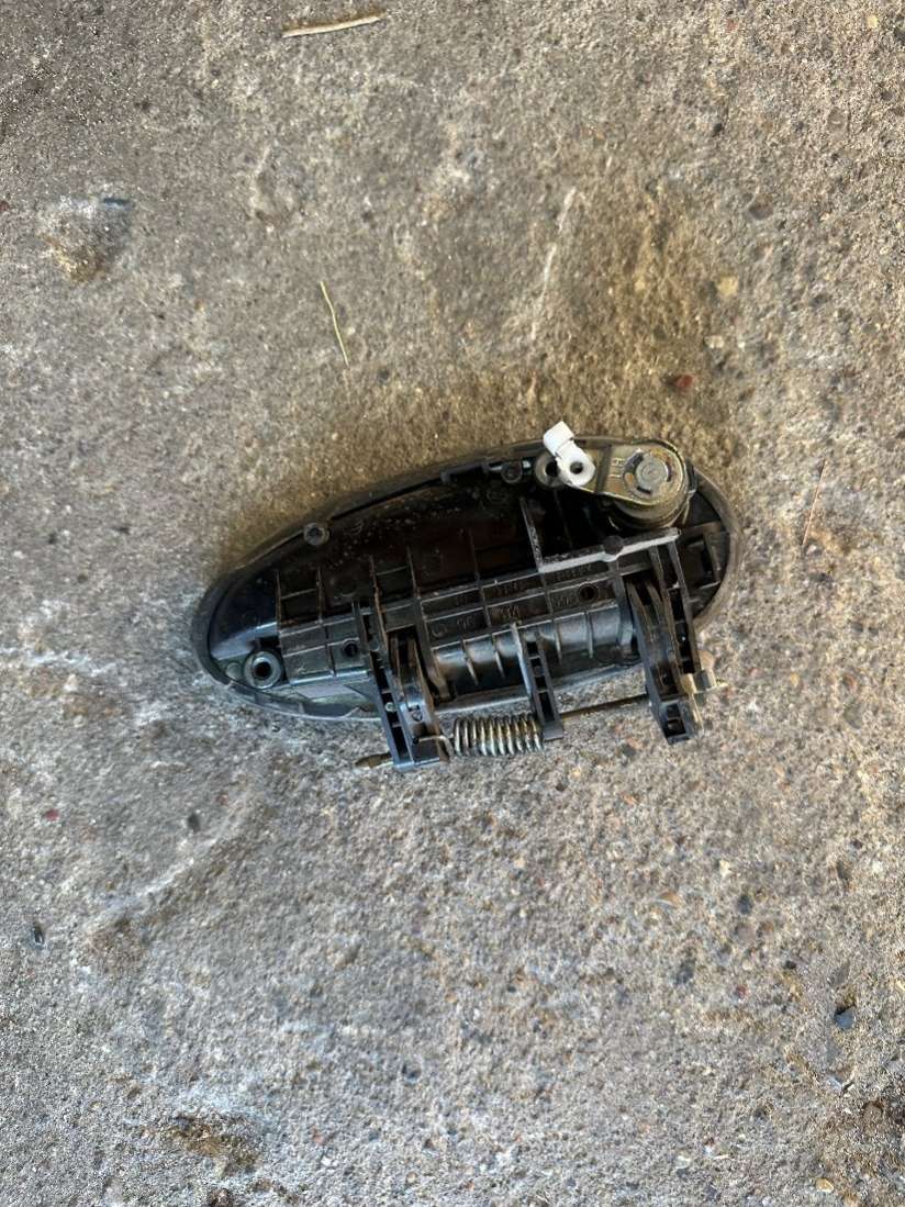 Ручка наружная передняя левая  Daewoo Matiz M150 restailing 2001г. | Фото № 2   Ручка наружная передняя левая  Daewoo Matiz M150 restailing 2001г. - Фото 2