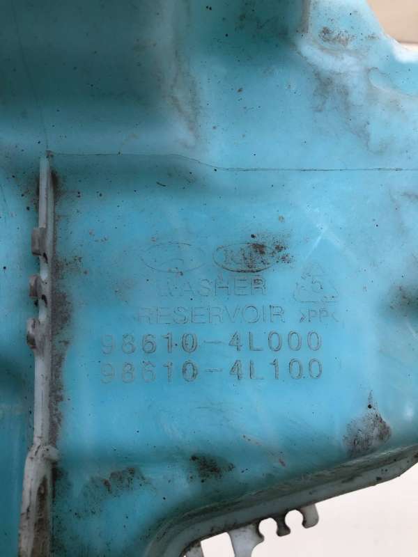 986104L000 986104L100 Бачок стеклоомывателя  Hyundai Solaris RB 2010г. | Фото № 6  986104L000 986104L100 Бачок стеклоомывателя  Hyundai Solaris RB 2010г. - Фото 6