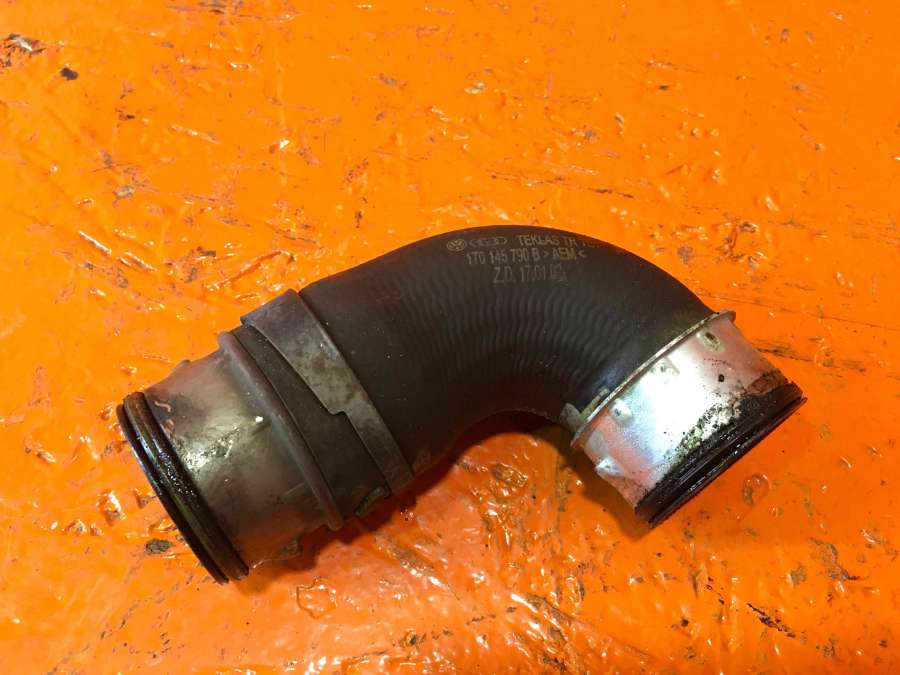 1t0145790b Патрубок (трубопровод, шланг) Seat Toledo Универсал 2007г. | Фото № 1 1t0145790b Патрубок (трубопровод, шланг) Seat Toledo Универсал 2007г. - Фото 1