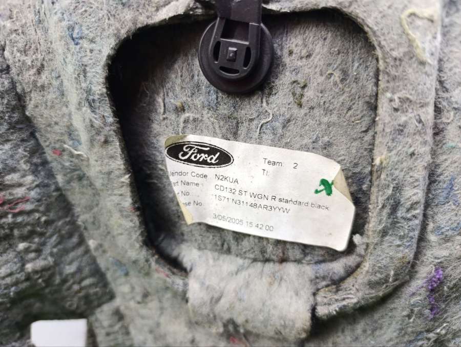 1S71N31148 Обшивка багажника Ford Mondeo 3 2005г. | Фото № 5 1S71N31148 Обшивка багажника Ford Mondeo 3 2005г. - Фото 5