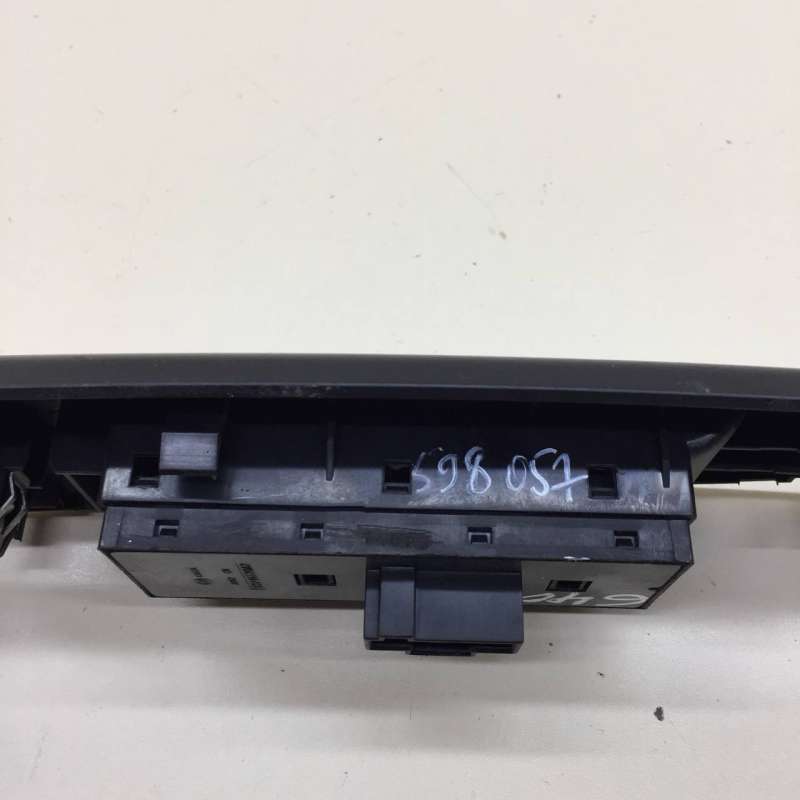 B3746120A2 Блок управления стеклоподъемниками Lifan X60 2012г. | Фото № 6 B3746120A2 Блок управления стеклоподъемниками Lifan X60 2012г. - Фото 6