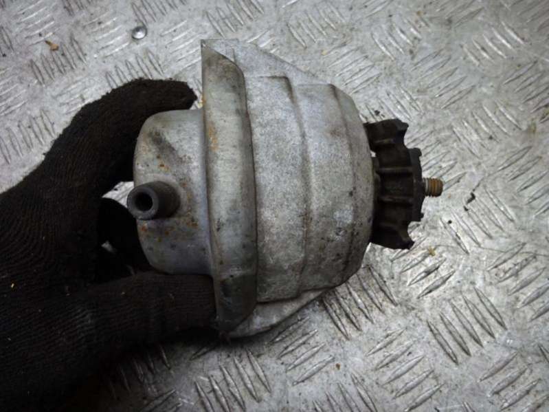 6769874 Подушка крепления двигателя BMW 5 E60/E61 2005г. | Фото № 5 6769874 Подушка крепления двигателя BMW 5 E60/E61 2005г. - Фото 5