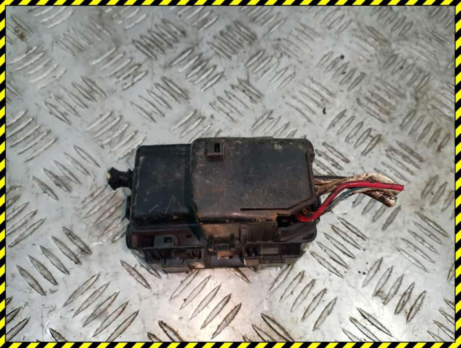 Блок предохранителей Honda Civic 6 1997г. | Фото № 4 Блок предохранителей Honda Civic 6 1997г. - Фото 4