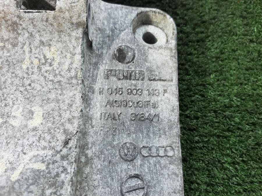 045903143F Кронштейн генератора Volkswagen T5 Микроавтобус 2005г. | Фото № 2 045903143F Кронштейн генератора Volkswagen T5 Микроавтобус 2005г. - Фото 2