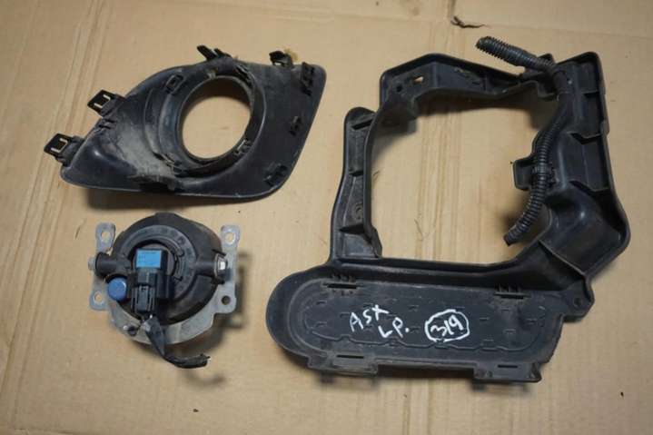 6405A1718321A3855676798004 Фара противотуманная левая  Mitsubishi ASX 1 поколение (2010-2012) 2010г. | Фото № 4  6405A1718321A3855676798004 Фара противотуманная левая  Mitsubishi ASX 1 поколение (2010-2012) 2010г. - Фото 4