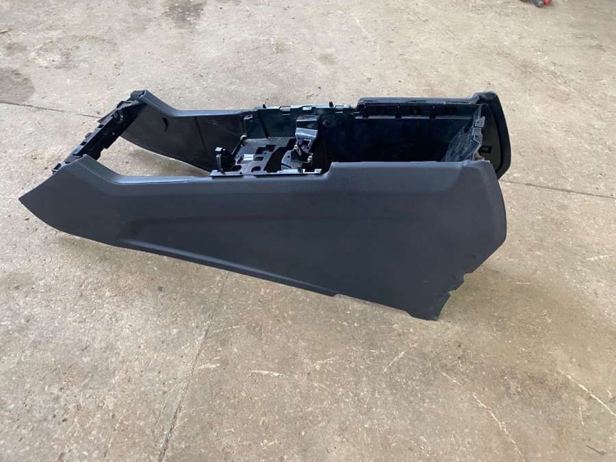 A1666803803 Консоль салона (кулисная часть) Mercedes GLS X166 2018г. | Фото № 2 A1666803803 Консоль салона (кулисная часть) Mercedes GLS X166 2018г. - Фото 2