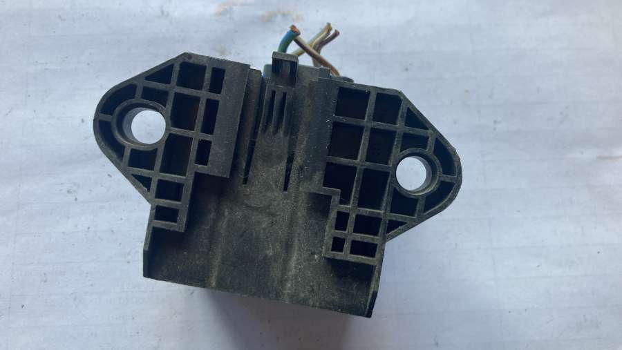 F1FA9D370GA Блок управления топливным насосом  Ford Focus 3 0000г. | Фото № 4  F1FA9D370GA Блок управления топливным насосом  Ford Focus 3 0000г. - Фото 4