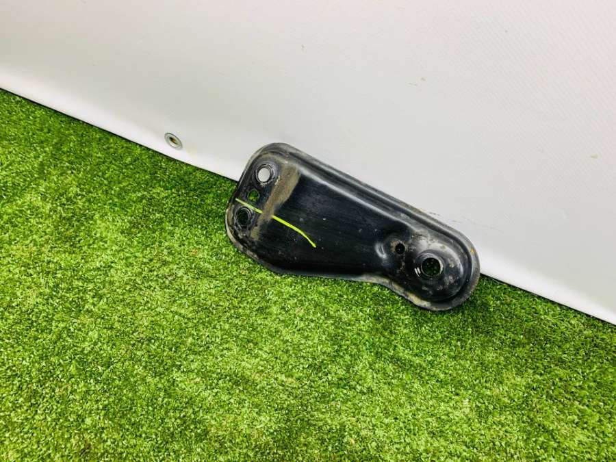 6R0199517  Кронштейн подрамника левый   Skoda Fabia III 2019г. | Фото № 4  6R0199517  Кронштейн подрамника левый   Skoda Fabia III 2019г. - Фото 4