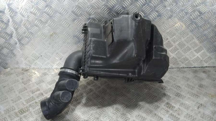 Корпус воздушного фильтра Volvo V60 2012г. | Фото № 3 Корпус воздушного фильтра Volvo V60 2012г. - Фото 3