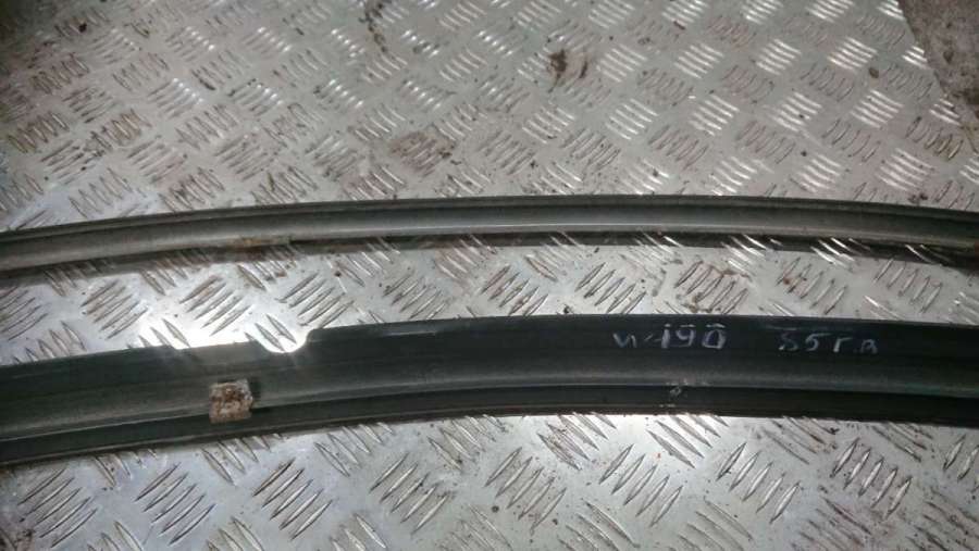 Молдинг лобового стекла Mercedes 190 W201 1985г. | Фото № 4 Молдинг лобового стекла Mercedes 190 W201 1985г. - Фото 4