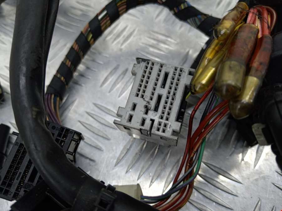 8514877 Проводка (жгут проводов) BMW 5-Series (F07/F10/F11/F18) (2009-2017) Седан 2011г. | Фото № 7 8514877 Проводка (жгут проводов) BMW 5-Series (F07/F10/F11/F18) (2009-2017) Седан 2011г. - Фото 7