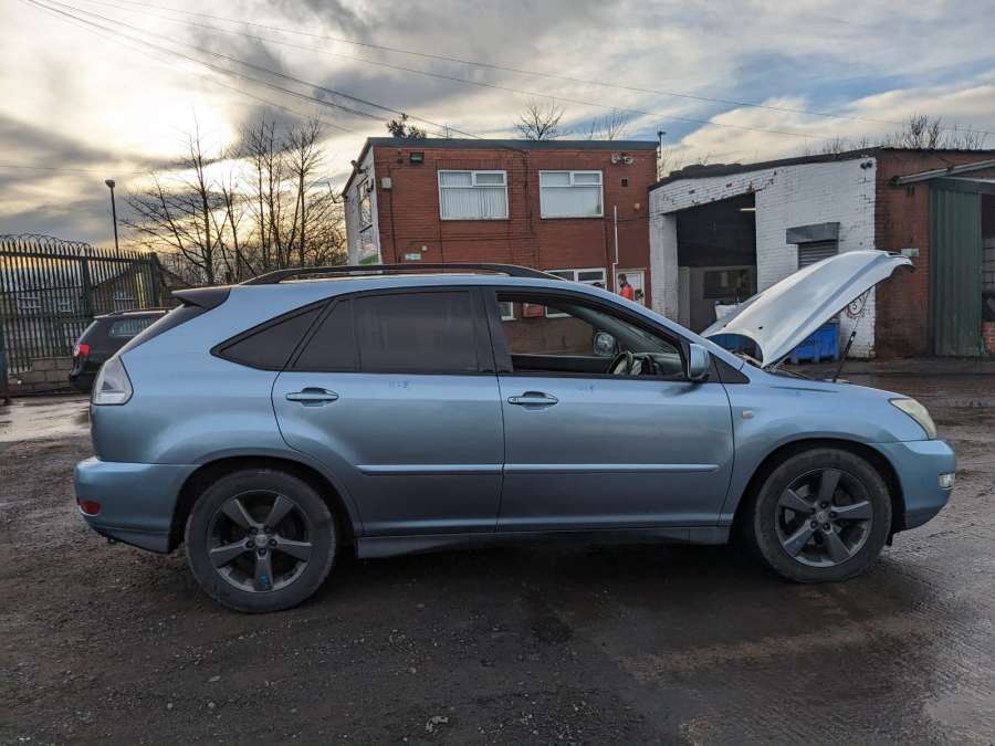 Блок комфорта Lexus RX 2 (XU30) (2003-2009) Внедорожник 5дв. 2003г. | Фото № 12 Блок комфорта Lexus RX 2 (XU30) (2003-2009) Внедорожник 5дв. 2003г. - Фото 12