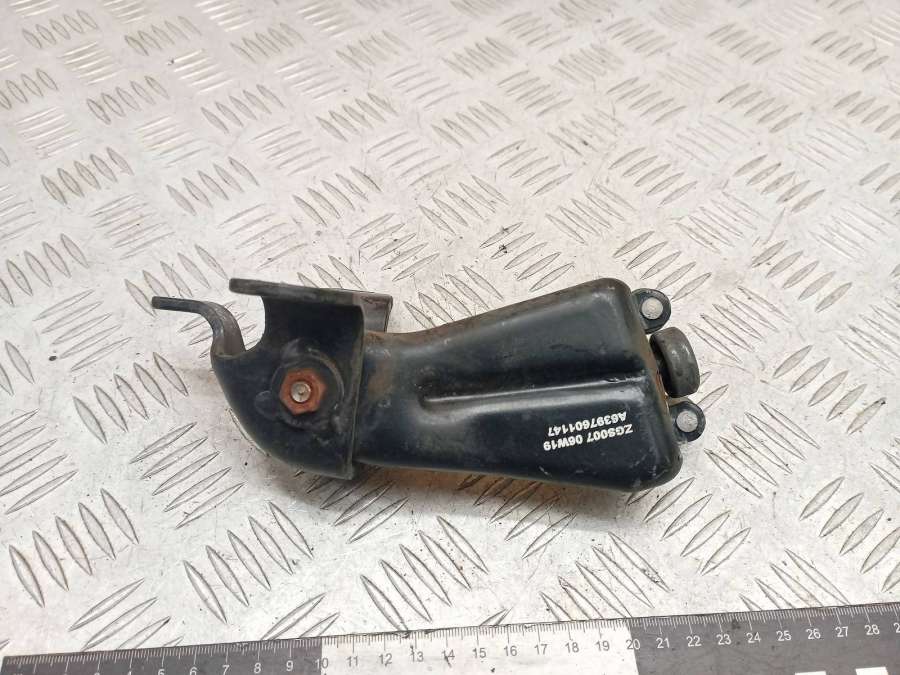 A6397601147 Ролик двери сдвижной  Mercedes-Benz Viano W639 2013г. | Фото № 2  A6397601147 Ролик двери сдвижной  Mercedes-Benz Viano W639 2013г. - Фото 2