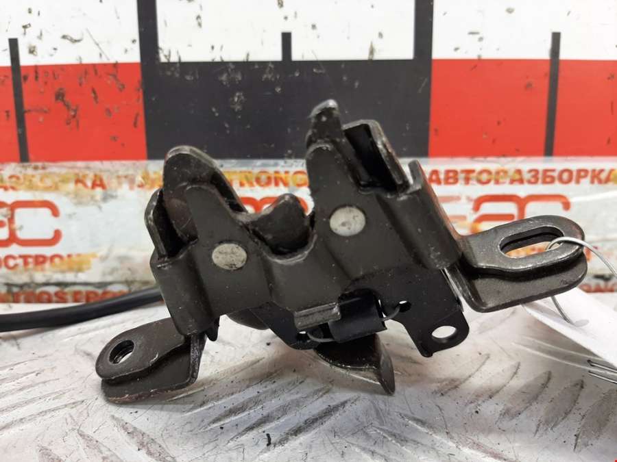 Замок крышки багажника Alfa Romeo 146 (930B) (1994-2001) Хетчбэк 5дв. 1998г. | Фото № 2 Замок крышки багажника Alfa Romeo 146 (930B) (1994-2001) Хетчбэк 5дв. 1998г. - Фото 2