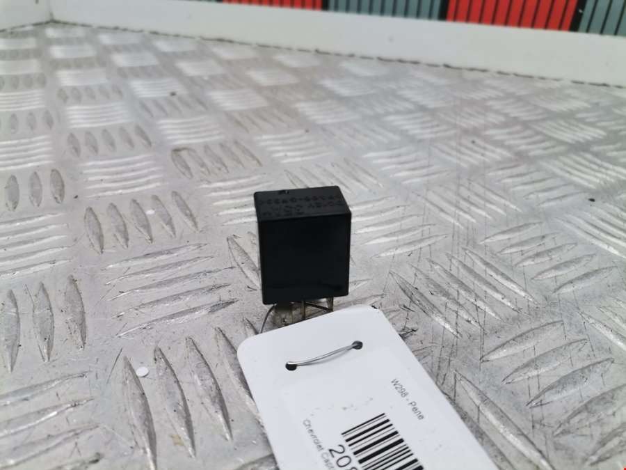 Реле Chevrolet Captiva 1 (2006-2018) Внедорожник 5дв. 2010г. | Фото № 1 Реле Chevrolet Captiva 1 (2006-2018) Внедорожник 5дв. 2010г. - Фото 1