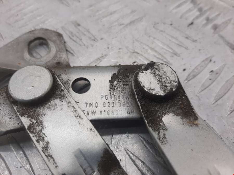 Петля капота правая Volkswagen Sharan 1 (1995-2010) Минивэн 2002г. | Фото № 3 Петля капота правая Volkswagen Sharan 1 (1995-2010) Минивэн 2002г. - Фото 3