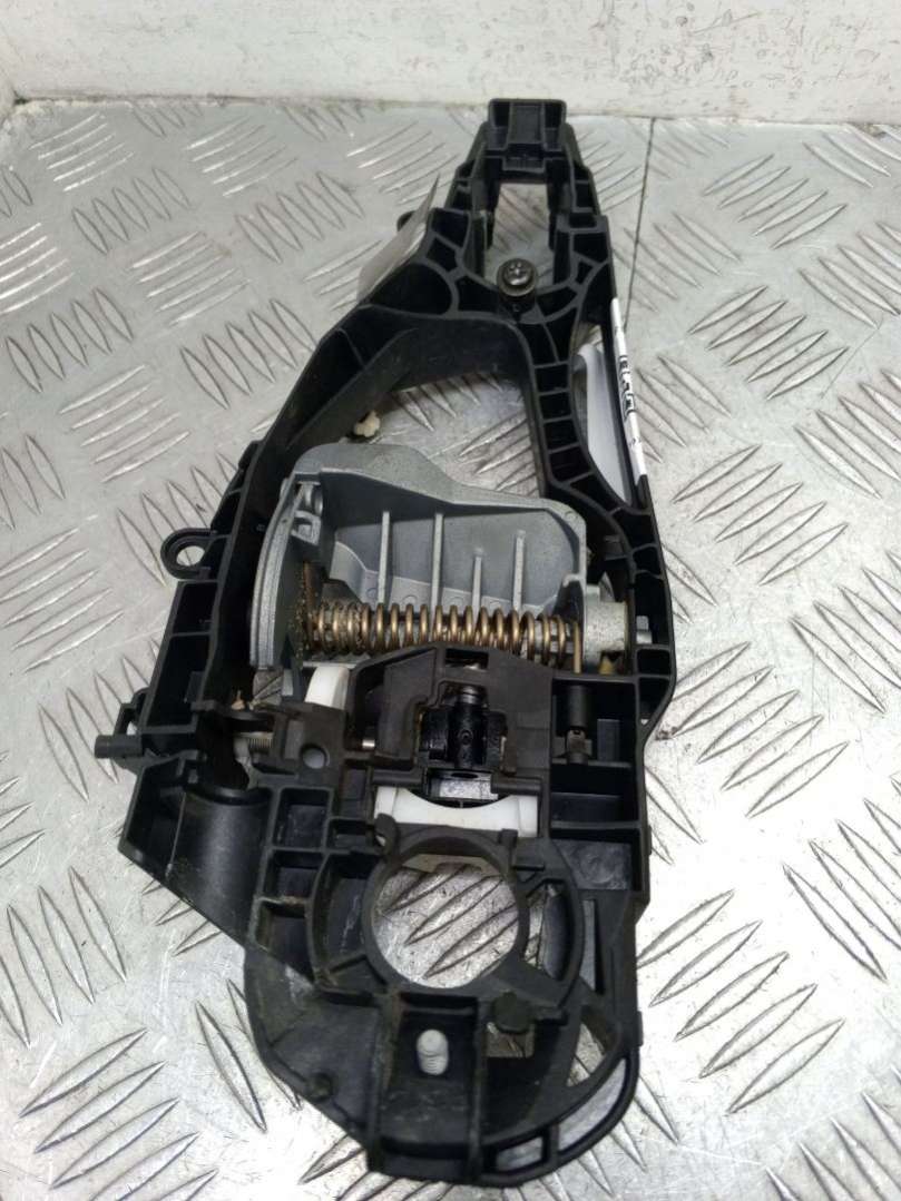 5.1217377241738E+17 Скелет ручки двери задней левой BMW 7 седан 2017г. | Фото № 1 5.1217377241738E+17 Скелет ручки двери задней левой BMW 7 седан 2017г. - Фото 1