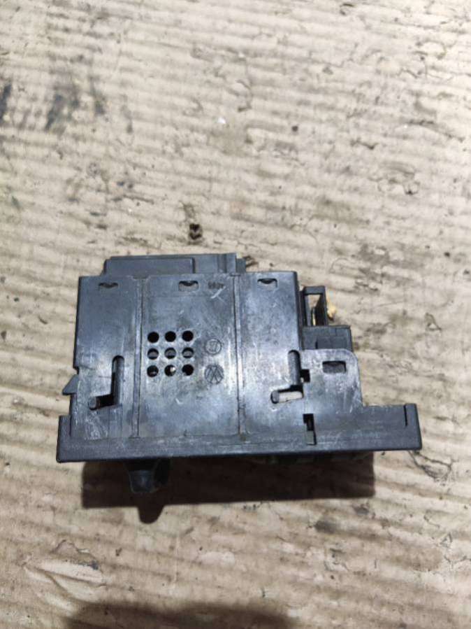 Переключатель света Volkswagen Golf 3 1995г. | Фото № 2 Переключатель света Volkswagen Golf 3 1995г. - Фото 2